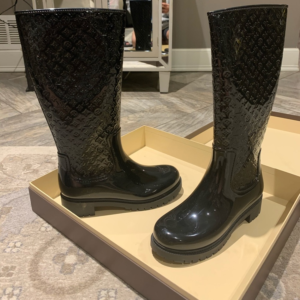 LV boots with box